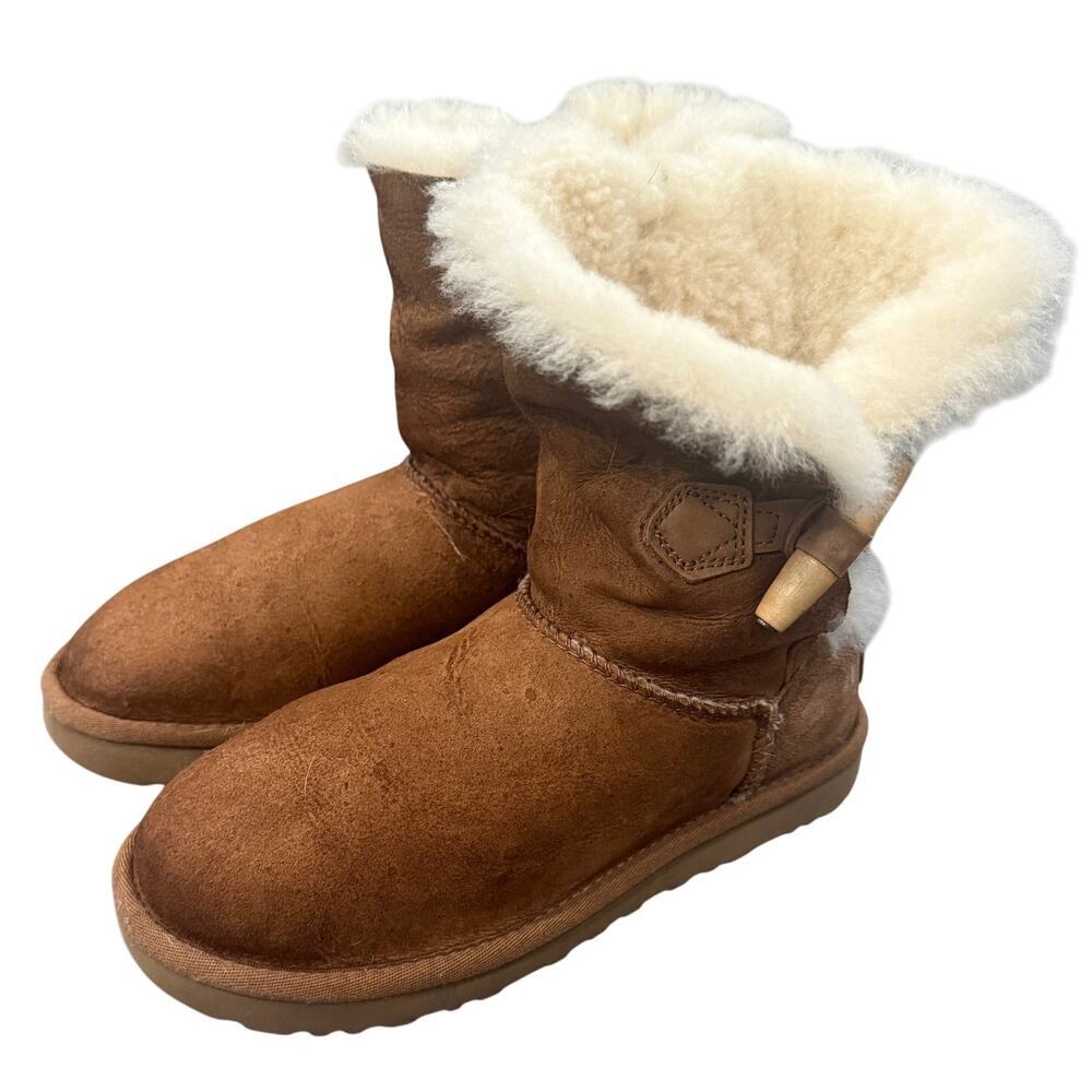 UGG Bailey Button II Boot Size US 5 EU 36 Girls Womens Brown Suede Shearling